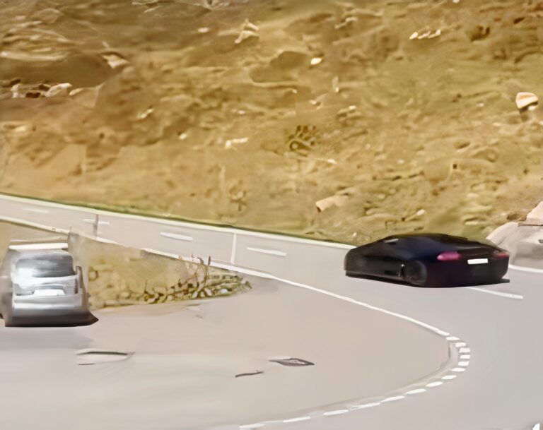 Hij wilde opscheppen in Lamborghini_LE_upscale_balanced_x4(1)